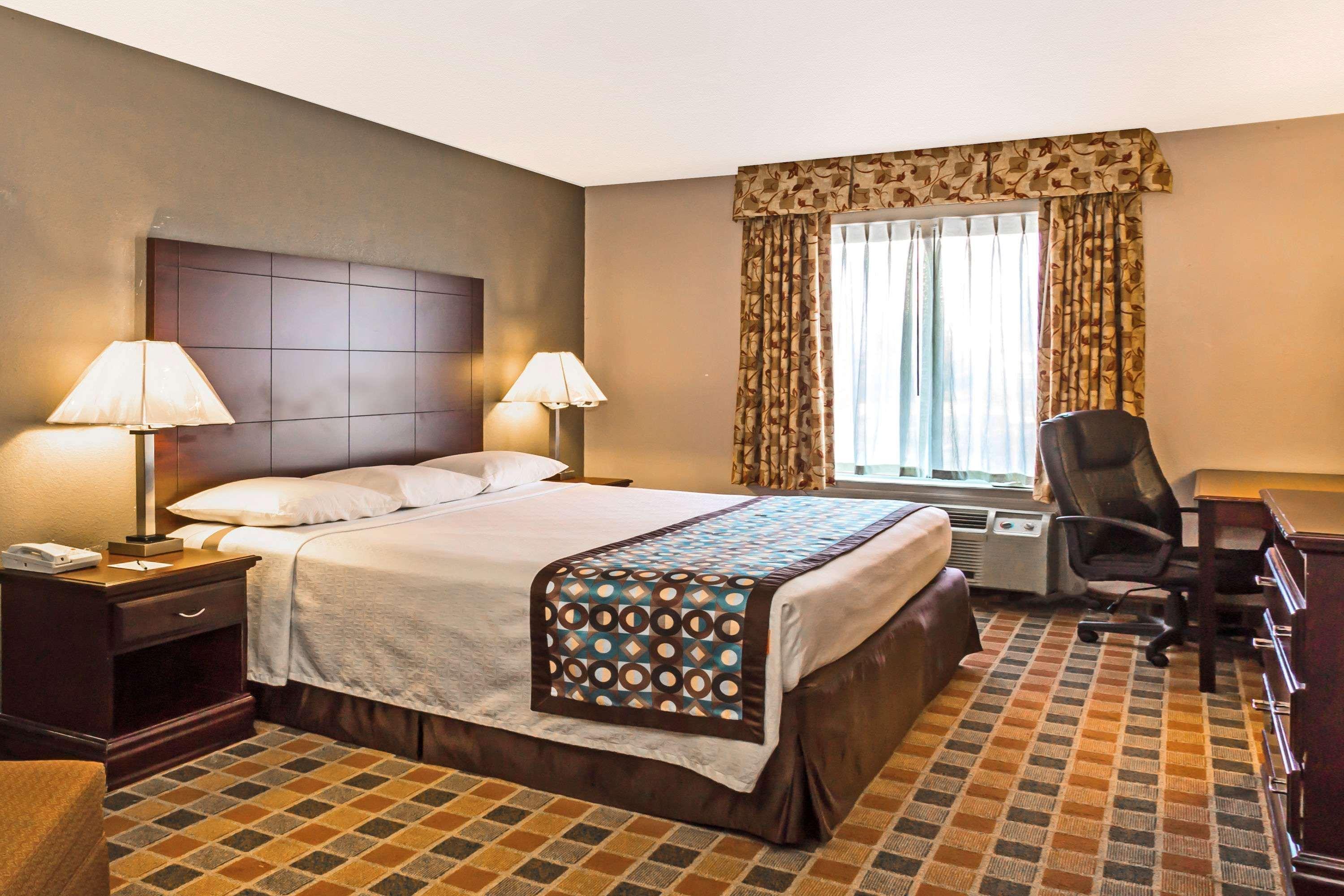 Super 8 By Wyndham Frankfort In Eksteriør bilde